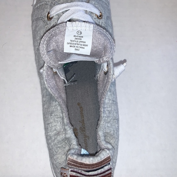 Tommy Bahama Sneakers 7.5 - Picture 9 of 10